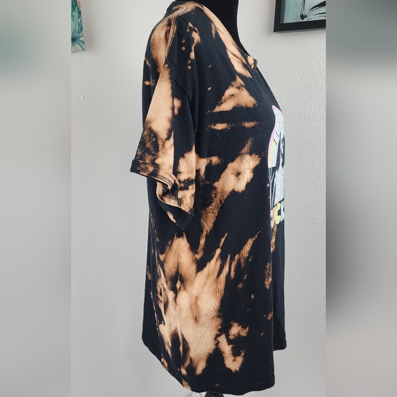 💀🌈 Gildan tie dye bleached black tee with skull raimbow unisex vinyl - Picture 6 of 10